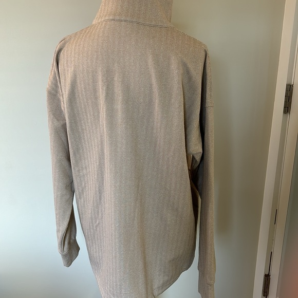 J McLaughlin tan herringbone pattern top - Picture 5 of 9